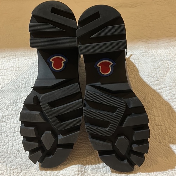 Moncler Carol hiking boot. Brand new in original box 9.5 - Picture 11 of 16